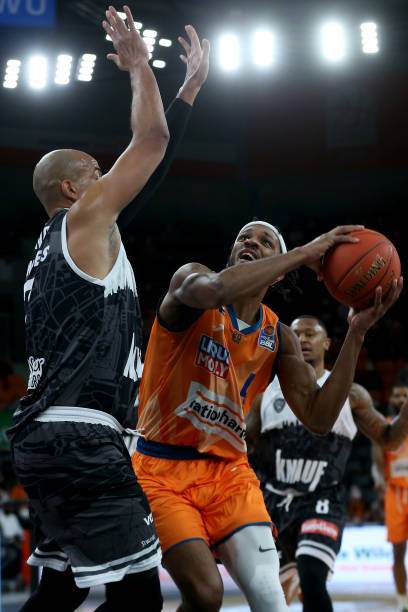 他的缺席意 他的缺席意