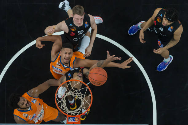 而引人注目 而引人注目