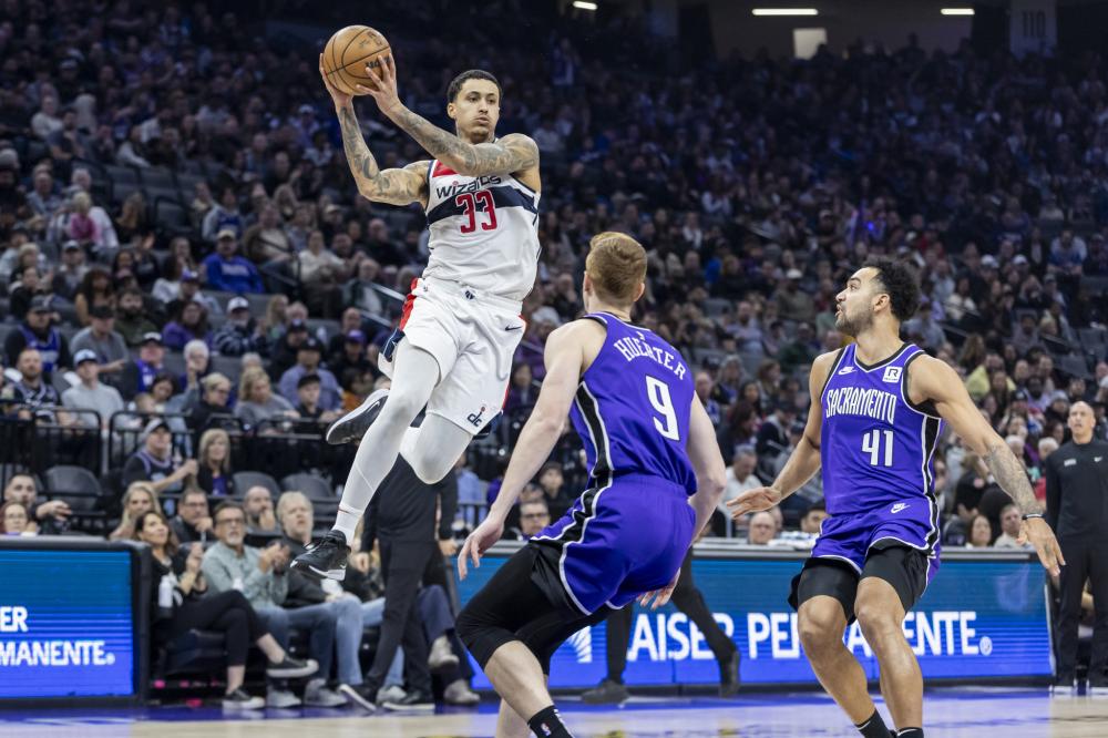 将两位后卫 将两位后卫